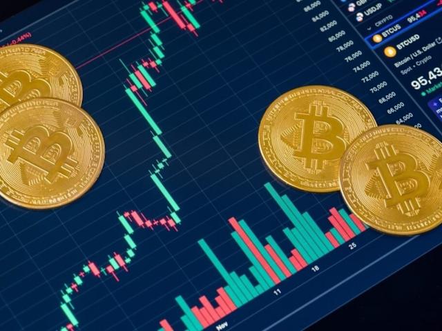 découvrez pourquoi le bitcoin est resté sous les 100 000 $, tandis que dogecoin et xrp font leur entrée remarquée à wall street, impactant le marché des cryptomonnaies.